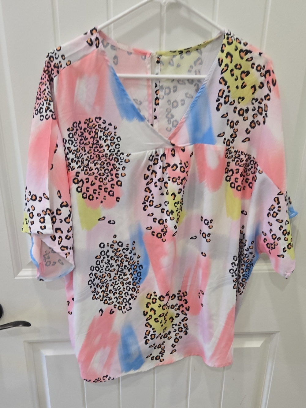 Women's Pink Multi-Color V-Neck Short Sleeve Top